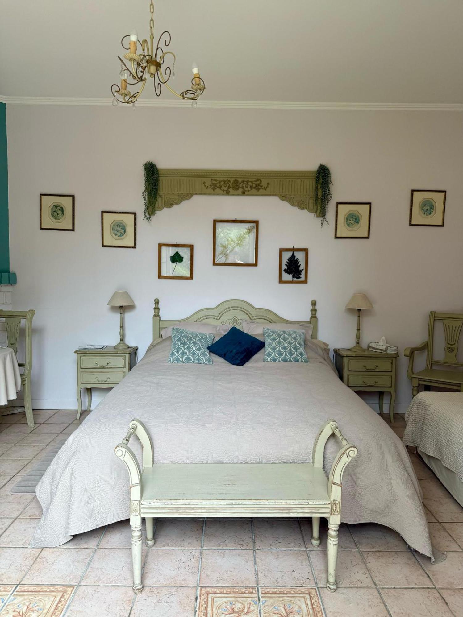 Bed and Breakfast Le Domaine Des Pres Du Hom Bézu-Saint-Éloi Exteriér fotografie